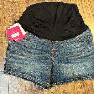 NWT Isabel Maternity Shorts 6/28